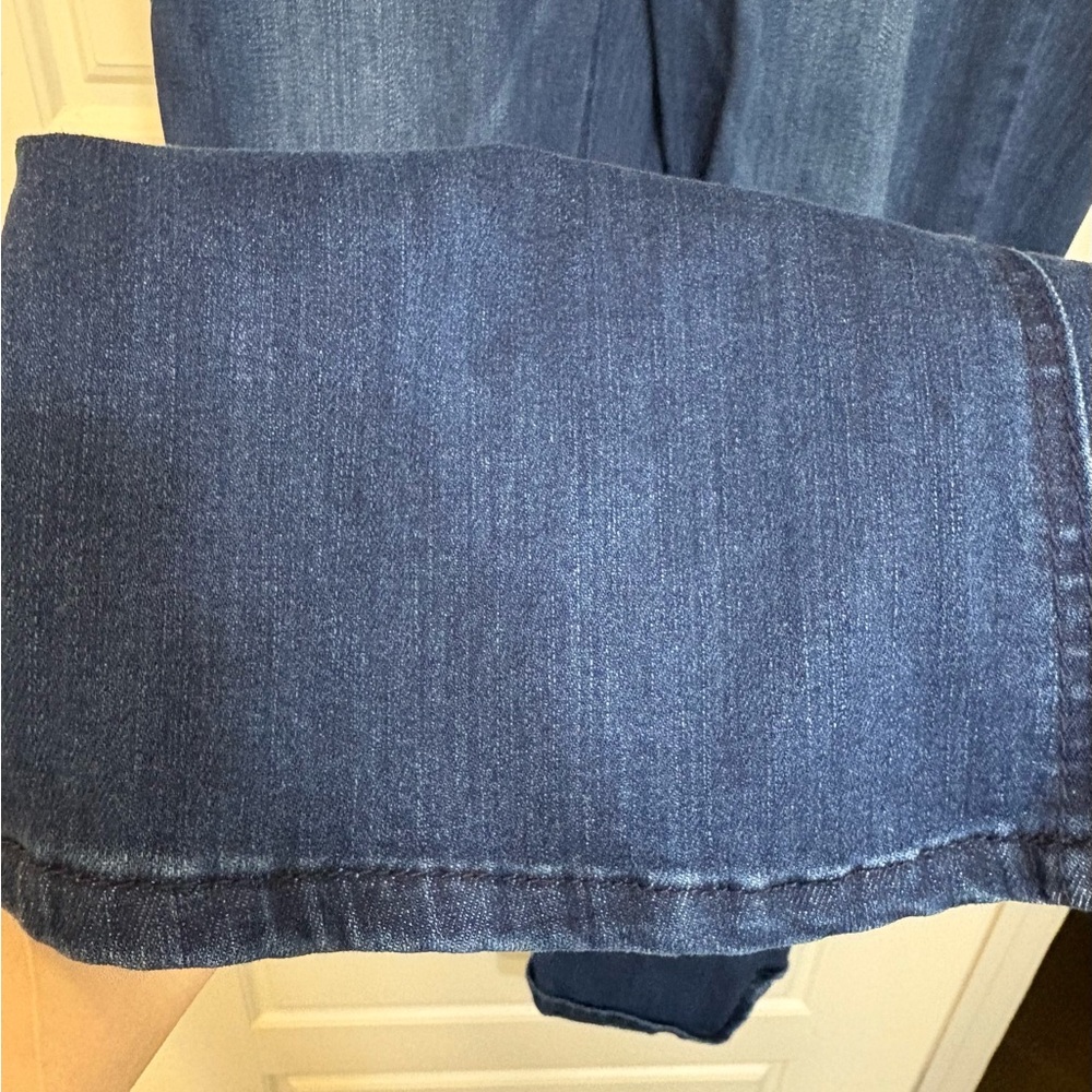 Democracy jeans either some stretch in them and bootcut/flare at the bottom - Picture 2 of 6